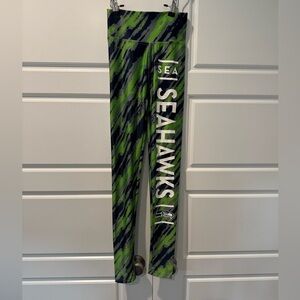 Zubaz NFL Women's Seattle Seahawks Diagonal Streak Leggings Size X-Small